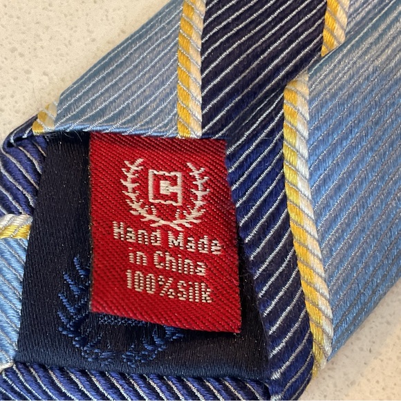 Chaps Handmade Silk Tie Handsome blues,gold & white Classic Stripes - Picture 4 of 5